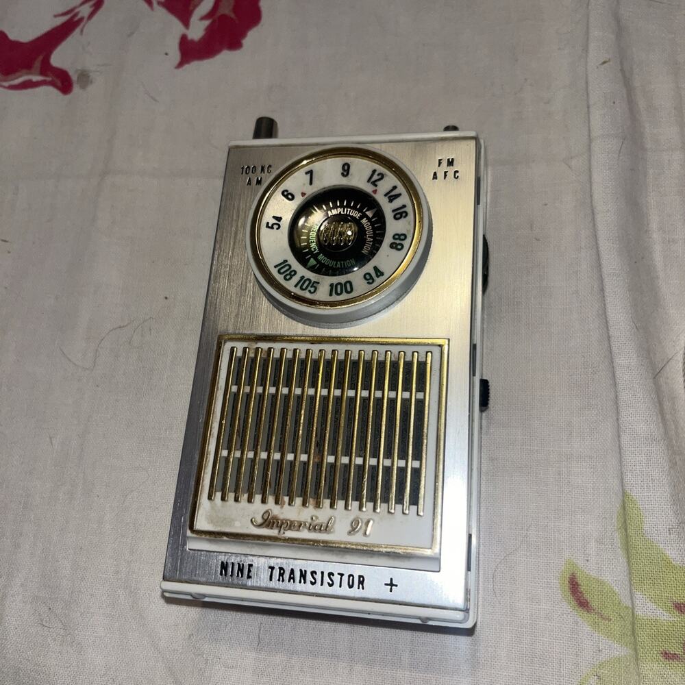 Vintage Ross Imperial 91 Nine Transistor Portable AM/FM Radio READ
